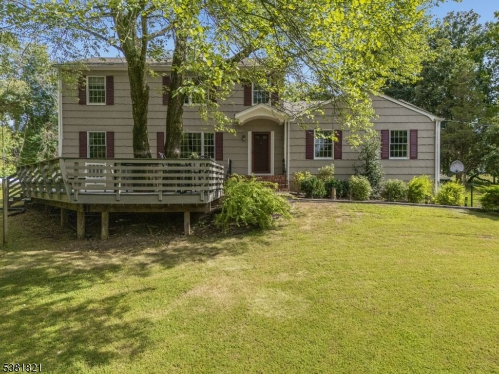 30 Plennert Rd, Raritan Twp., NJ 08822
