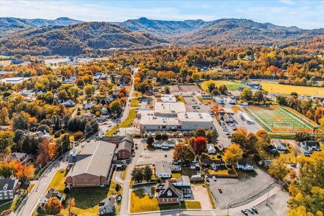 46 N 10th Street, Williamsburg, KY 40769