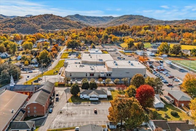 46 N 10th Street, Williamsburg, KY 40769