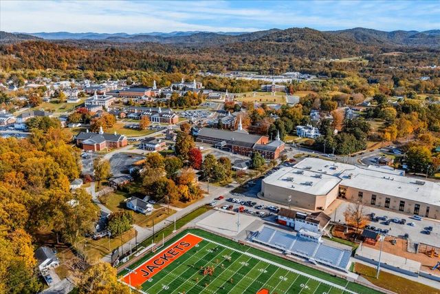 46 N 10th Street, Williamsburg, KY 40769