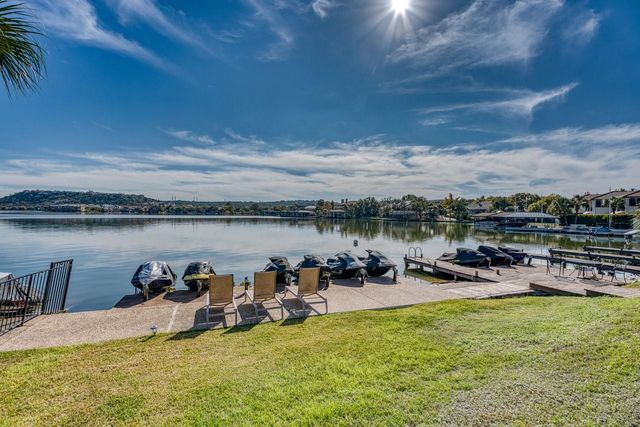 104 Cove E 207, Horseshoe Bay, TX 78657