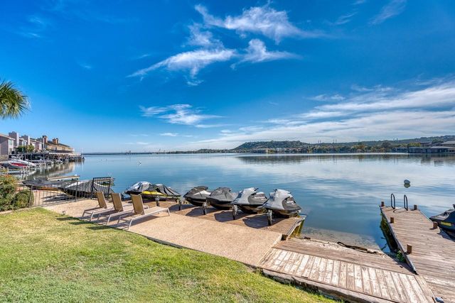 104 Cove E 207, Horseshoe Bay, TX 78657