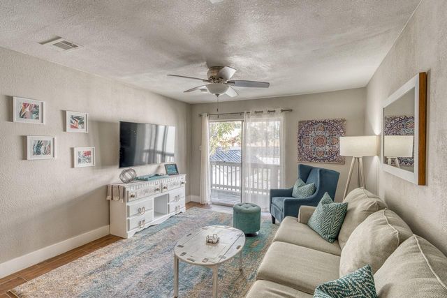 104 Cove E 207, Horseshoe Bay, TX 78657