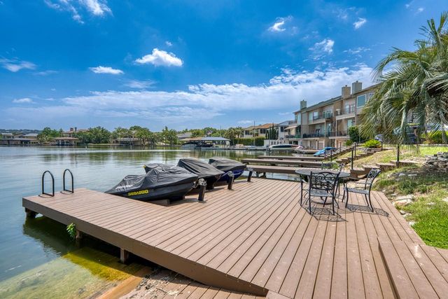104 Cove E 207, Horseshoe Bay, TX 78657