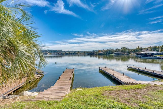 104 Cove E 207, Horseshoe Bay, TX 78657