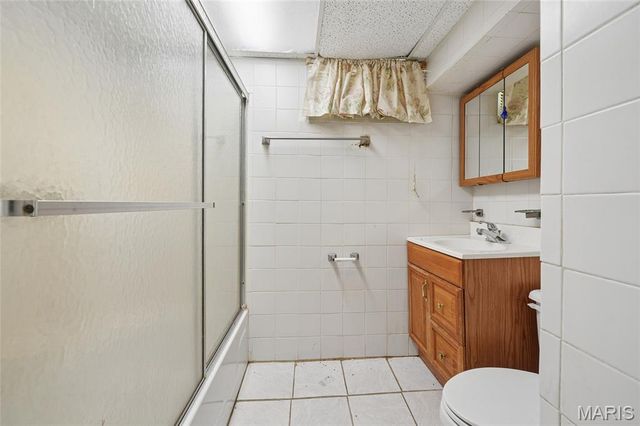 9299 Lucas And Hunt Road, St Louis, MO 63136
