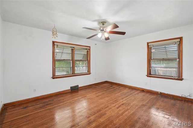 9299 Lucas And Hunt Road, St Louis, MO 63136