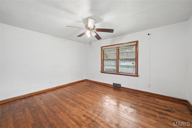 9299 Lucas And Hunt Road, St Louis, MO 63136