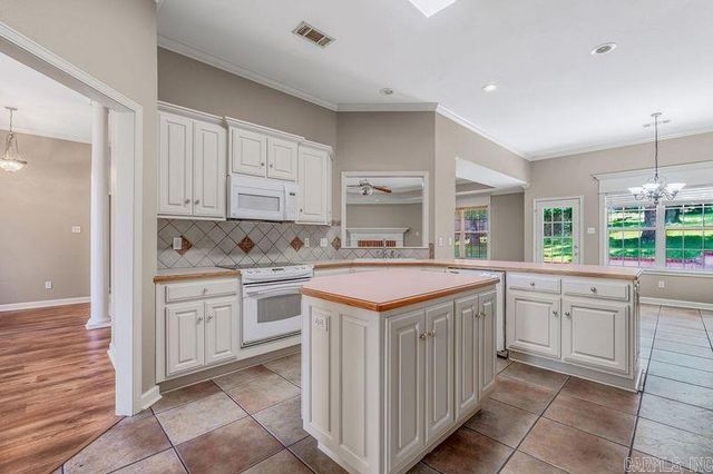 1010 Claycut Circle, North Little Rock, AR 72116