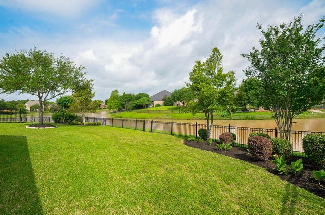 6511 Wexford Trail, Sugar Land, TX 77479