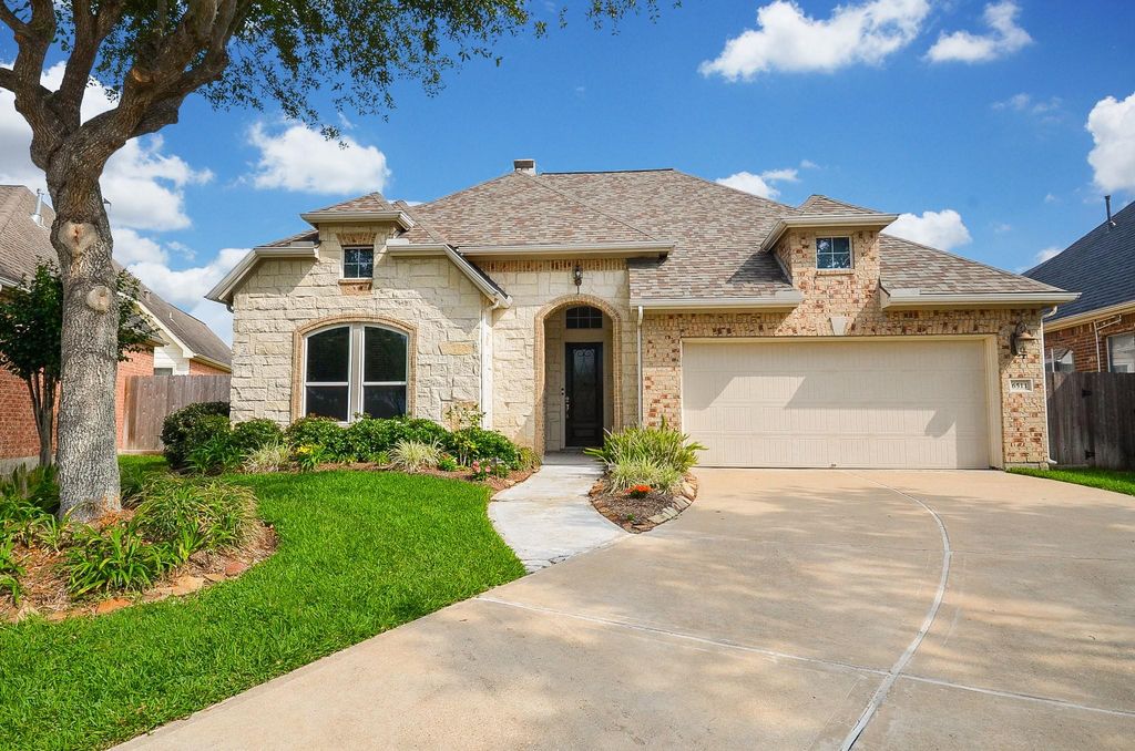 6511 Wexford Trail, Sugar Land, TX 77479