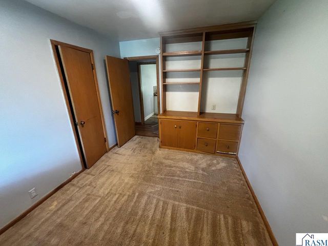 723 Valley View Road, St. Peter, MN 56082