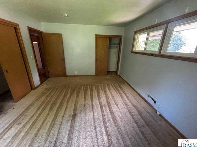 723 Valley View Road, St. Peter, MN 56082