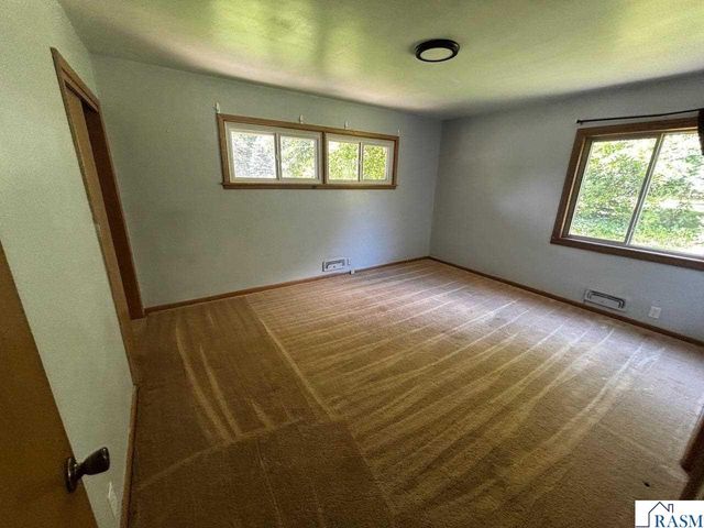 723 Valley View Road, St. Peter, MN 56082