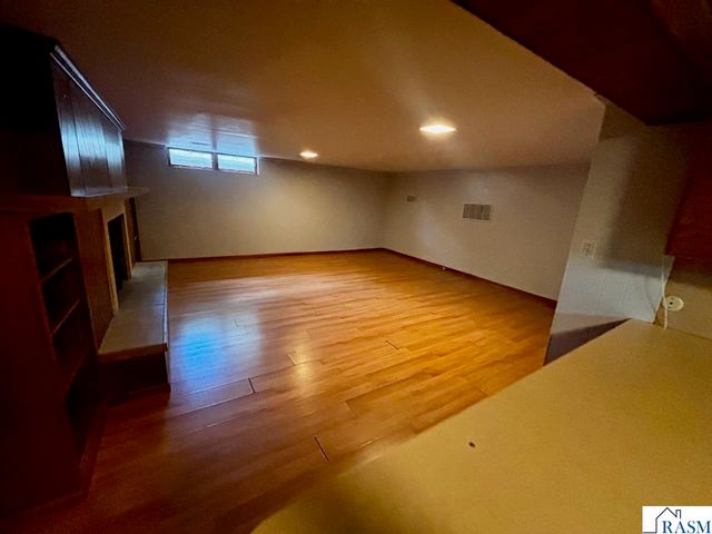 723 Valley View Road, St. Peter, MN 56082