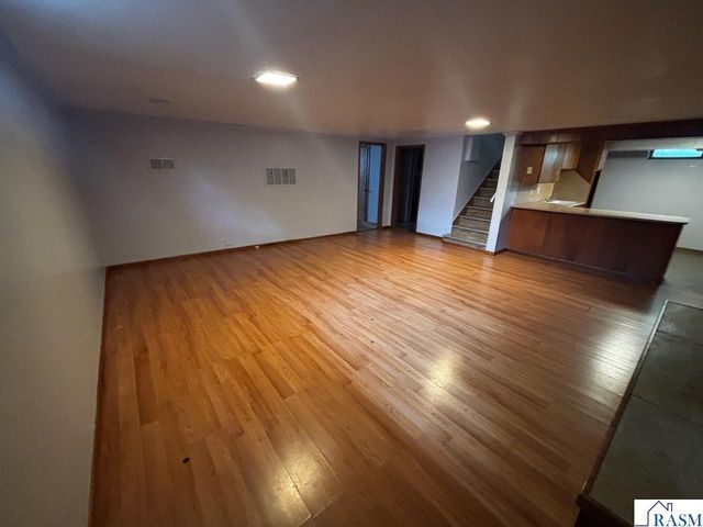 723 Valley View Road, St. Peter, MN 56082