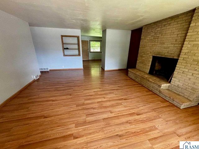 723 Valley View Road, St. Peter, MN 56082