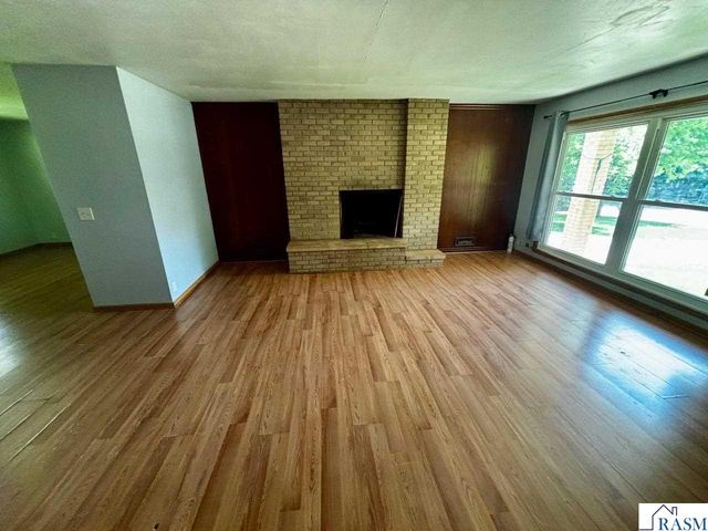 723 Valley View Road, St. Peter, MN 56082