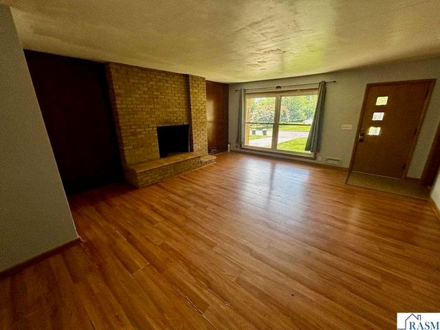 723 Valley View Road, St. Peter, MN 56082