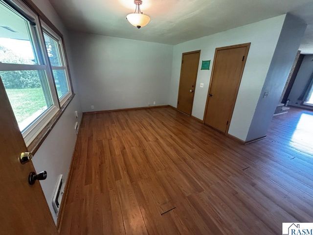 723 Valley View Road, St. Peter, MN 56082