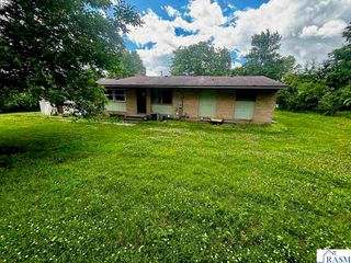 723 Valley View Road, St. Peter, MN 56082