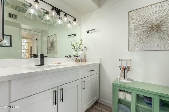 4615 N 22ND Street 204, Phoenix, AZ 85016