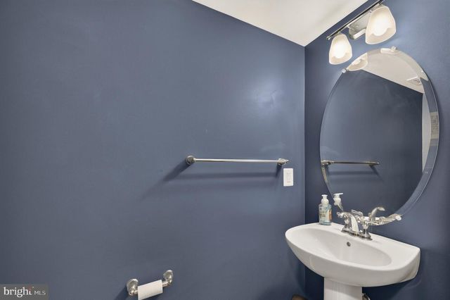 142 SEQUOIA DR, Winchester, VA 22602