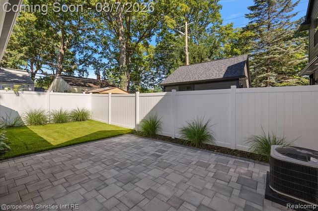 1929 Brookwood Avenue, Royal Oak, MI 48073