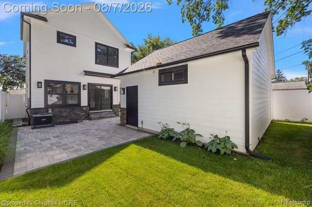 1929 Brookwood Avenue, Royal Oak, MI 48073