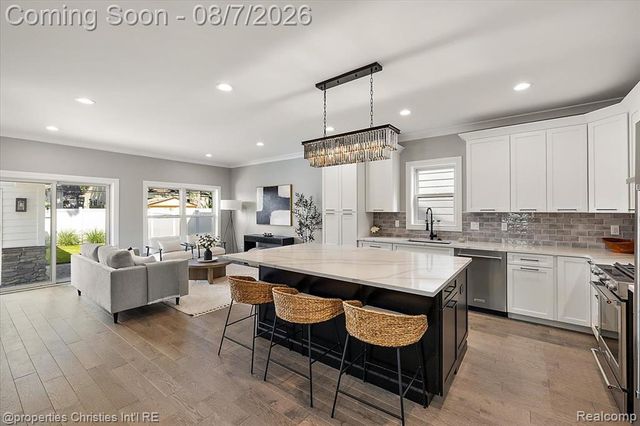 1929 Brookwood Avenue, Royal Oak, MI 48073