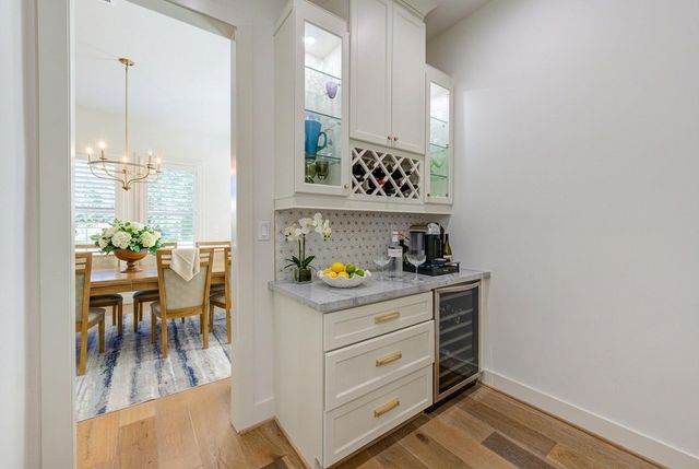 1003 Wakefield Drive, Houston, TX 77018