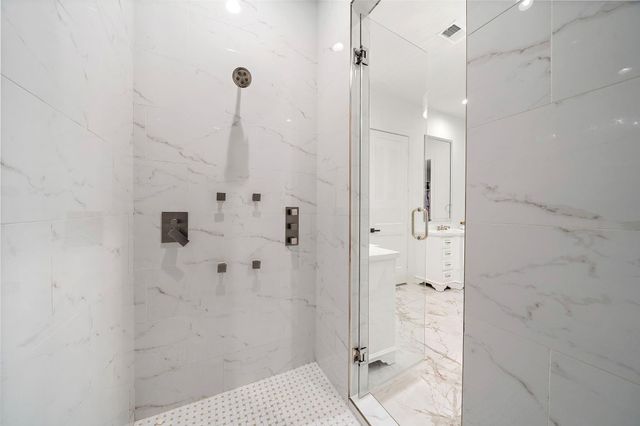 1003 Wakefield Drive, Houston, TX 77018