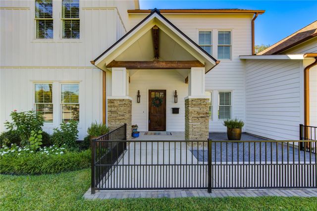 1003 Wakefield Drive, Houston, TX 77018