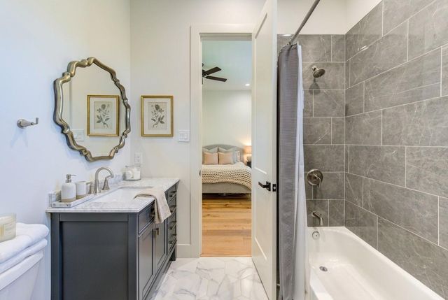 1003 Wakefield Drive, Houston, TX 77018