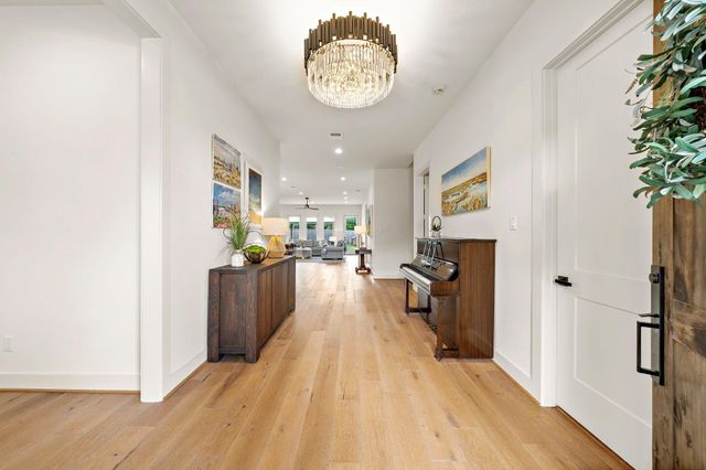 1003 Wakefield Drive, Houston, TX 77018