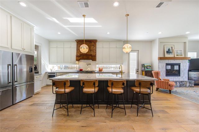 1003 Wakefield Drive, Houston, TX 77018