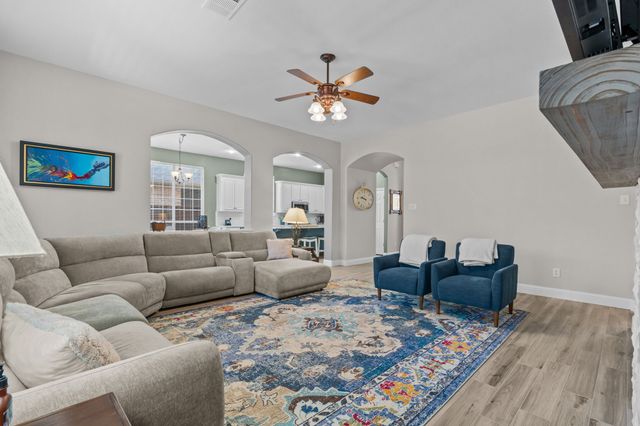 8821 Weston Lane, Lantana, TX 76226