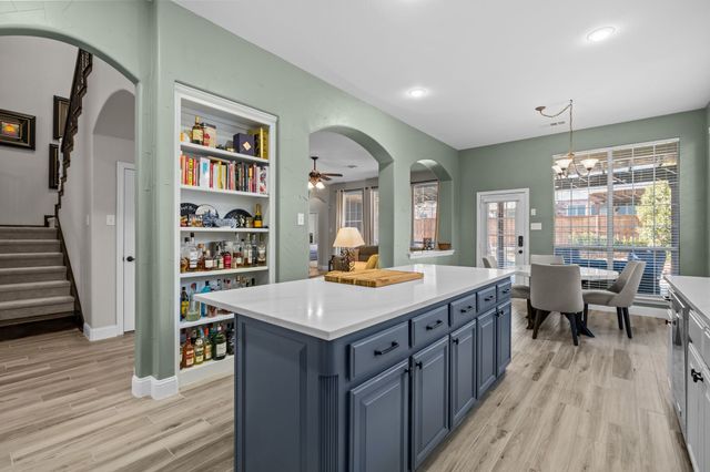 8821 Weston Lane, Lantana, TX 76226