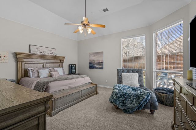 8821 Weston Lane, Lantana, TX 76226