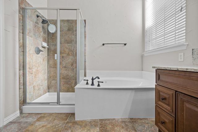 8821 Weston Lane, Lantana, TX 76226