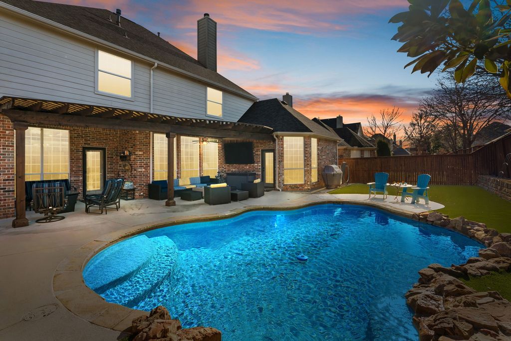 8821 Weston Lane, Lantana, TX 76226