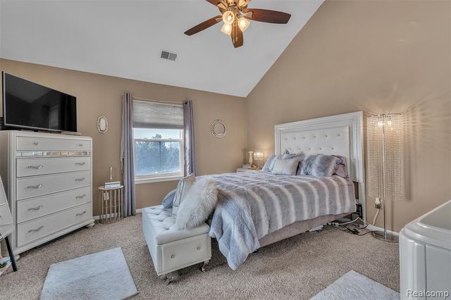 29104 Philadelphia Drive 13, New Baltimore, MI 48051