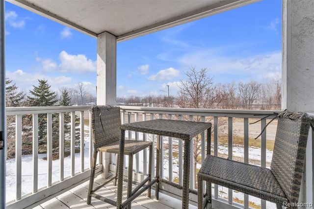 29104 Philadelphia Drive 13, New Baltimore, MI 48051
