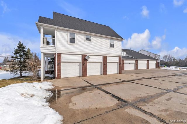 29104 Philadelphia Drive 13, New Baltimore, MI 48051