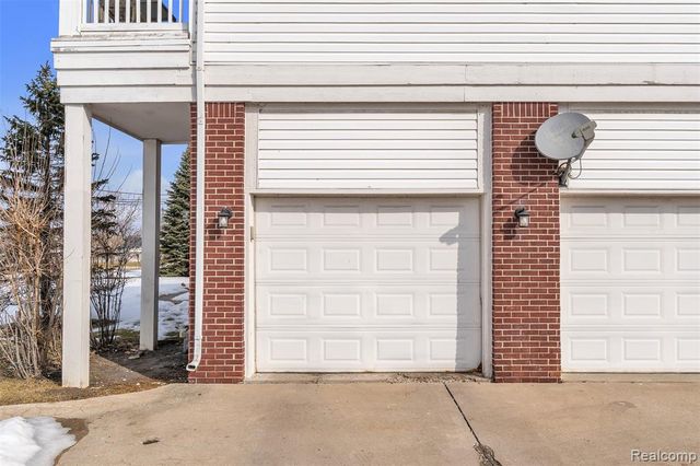 29104 Philadelphia Drive 13, New Baltimore, MI 48051