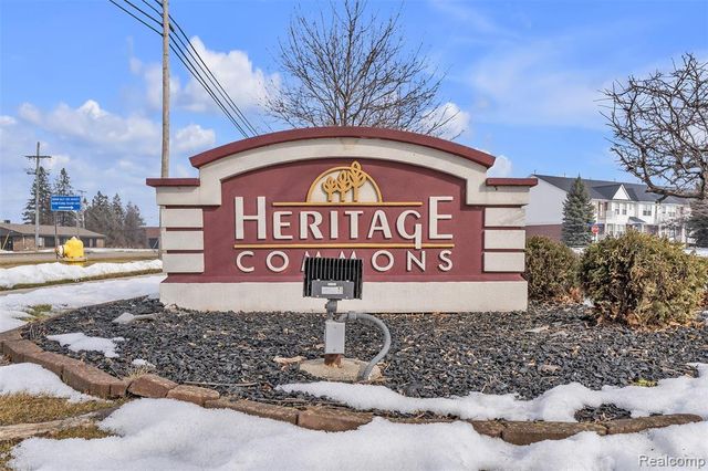 29104 Philadelphia Drive 13, New Baltimore, MI 48051