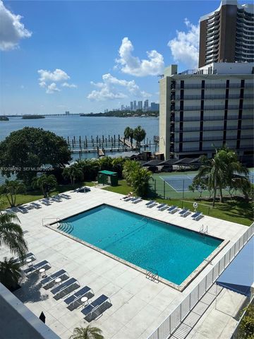 880 NE 69th St 5Q, Miami, FL 33138
