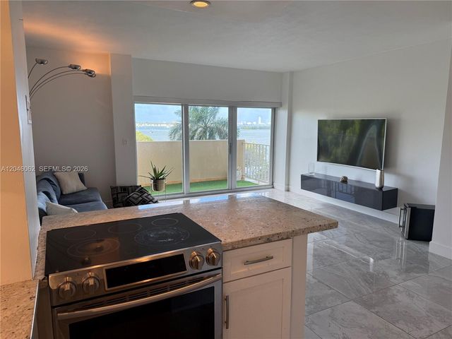 880 NE 69th St 5Q, Miami, FL 33138
