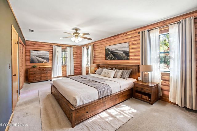 3031 Pineoaks Lane, Chipley, FL 32428