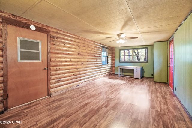 3031 Pineoaks Lane, Chipley, FL 32428